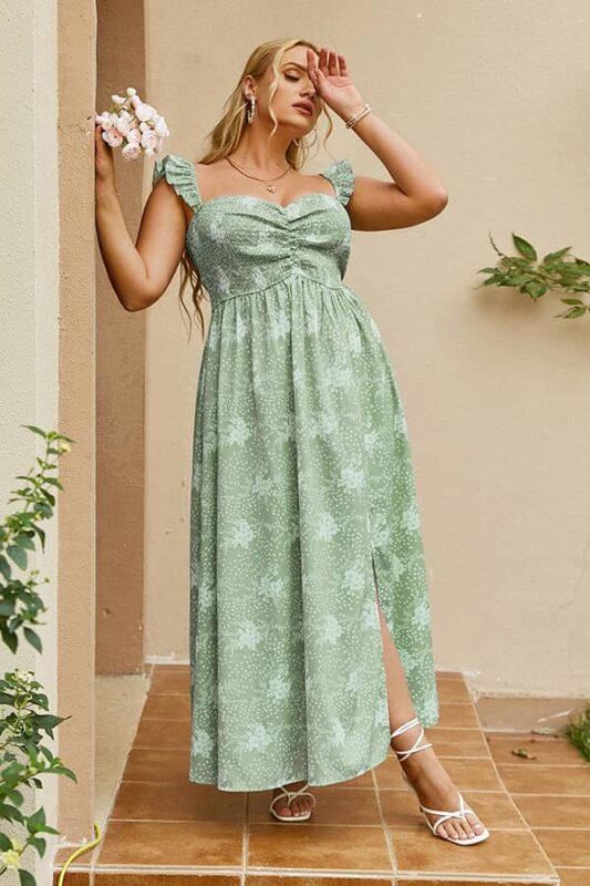 Robe bohème grande taille verte fendue avec imprimé fleuri, au charme champêtre intemporel